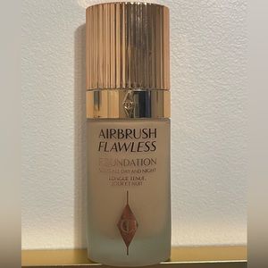 Charlotte Tilbury Airbrush Flawless foundation